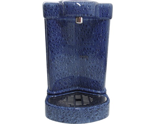 Blauer Toilettenspülkasten mit Wassertropfenmuster