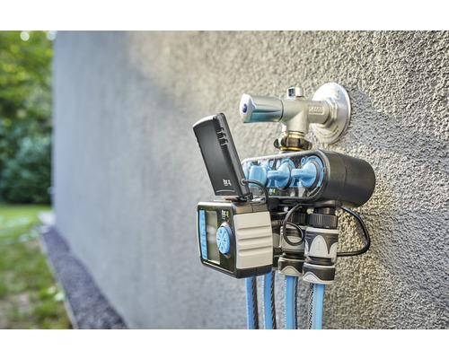Gartenbewässerungssystem mit elektronischer Steuerung zur automatischen Bewässerung