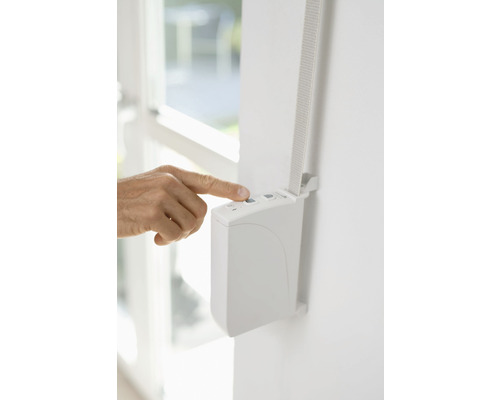 Bedienung eines Rolladenmotors durch einen Fingerdruck auf eine Taste