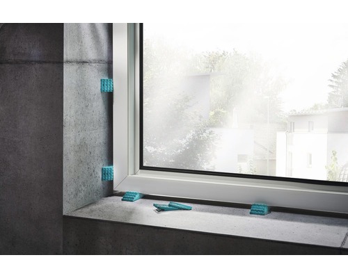 Fenster mit Montagekeilen zur Installation