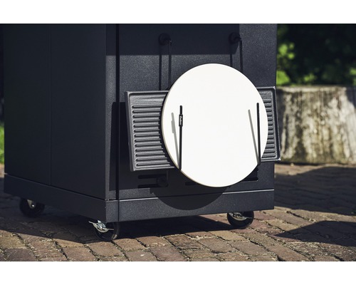 Outdoor-Küche mit Pizzastein und Grillrost