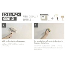 Anleitung zum Auftragen von Sandeffektfarbe mit Farbroller und Strukturpinsel