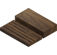 Seifenablage aus Holz mit Rillen und Holzblock