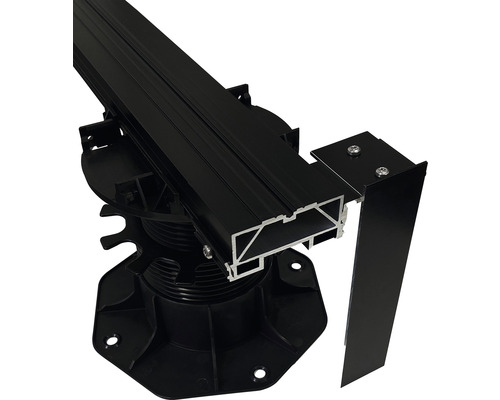 Terrassenlager mit Aluminium Unterkonstruktion und Blende