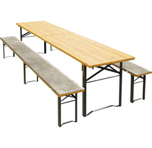 Bierzeltgarnitur mit einem Tisch und zwei Bänken