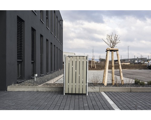 Mülltonnenbox mit Rahmen aus Aluminium und Latten