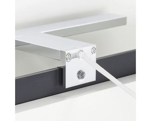 Detailansicht einer LED-Leuchte mit Kabelanschluss