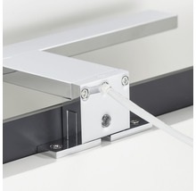 Detailansicht einer LED-Leuchte mit Kabelanschluss