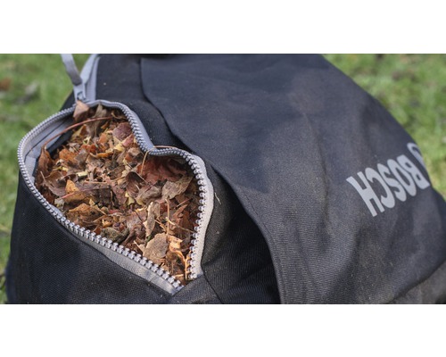 Laubsack gefüllt mit Laub, mit Bosch Logo