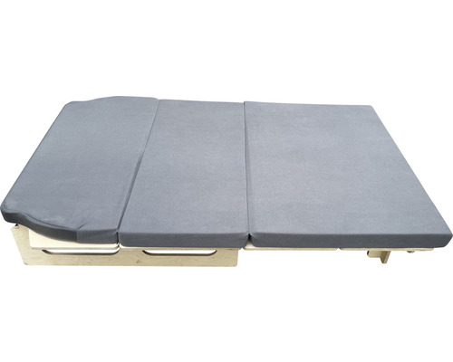 Ausgeklapptes Schlafsofa mit Holzrahmen