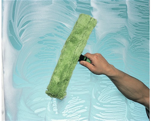 Fensterreinigung mit Einwascher und Reinigungslauge