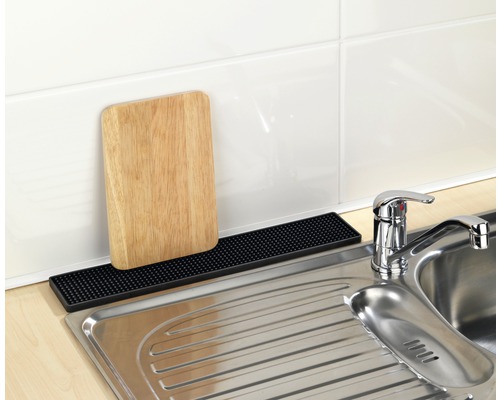 Spüle mit Abtropffläche, Schneidebrett und Abtropfmatte