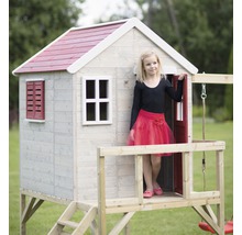 Spielhaus aus Holz mit Stelzen und rotem Dach für Kinder im Garten