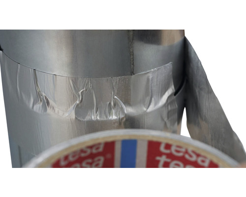 Verwendung von Aluminiumklebeband zum Abdichten eines Rohres