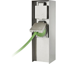 Steckdosensäule mit Schutzart IP44 und eingestecktem Kabel