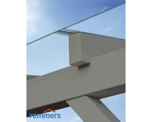 Detailansicht einer Terrassenüberdachung mit Glaselementen und grauer Rahmenkonstruktion.