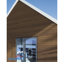 Holzhaus mit brauner Holzfassade und Glastür