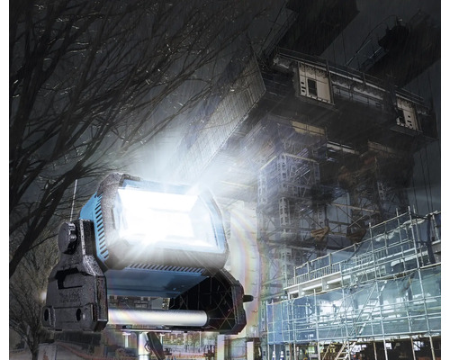 Makita Baustellenleuchte im Einsatz auf einer Baustelle bei Nacht