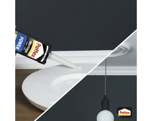 Montagekleber wird auf eine Deckenrosette aus Styropor aufgetragen, während eine Lampe von der Decke hängt.