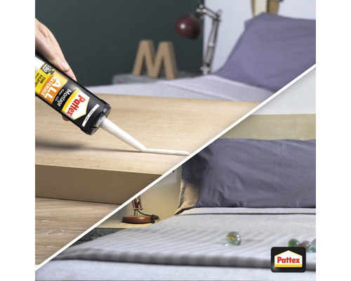 Montagekleber wird auf ein Werkstück aufgetragen, im Hintergrund ist ein Schlafzimmer zu sehen.