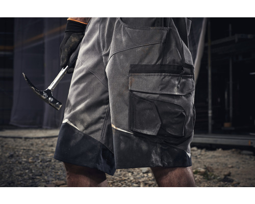 Arbeitsshorts mit Hammerschlaufe und Taschen