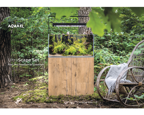 Aquarium Komplettset mit Unterschrank und Beleuchtung im Außenbereich