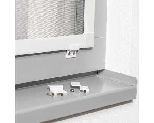 Fliegengitter Montagezubehör am Fenster