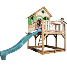 Spielhaus mit Rutsche und Sandkasten für Kinder im Garten