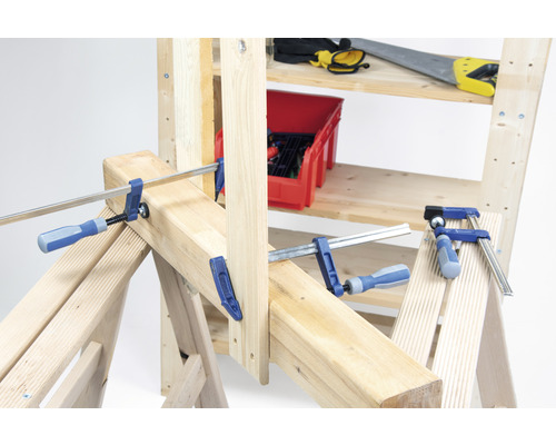 Holzkonstruktion mit Schraubzwingen