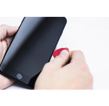 Smartphone Reparatur mit Plektrum