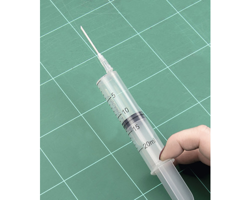 Spritze mit Kanüle, 20 Milliliter Füllvolumen