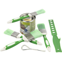 Farbloser Holzlack mit Pinselset und Werkzeug