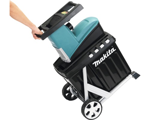 Makita Häcksler mit Fangkorb und Rädern zur einfachen Bewegung