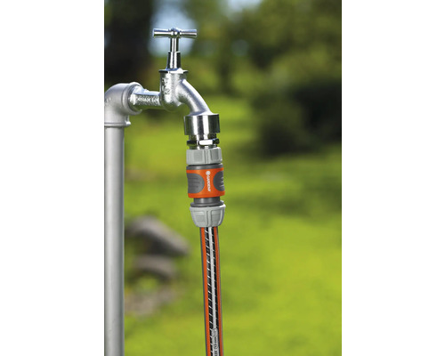 Gardena Kupplung an Wasserhahn mit Gartenschlauch