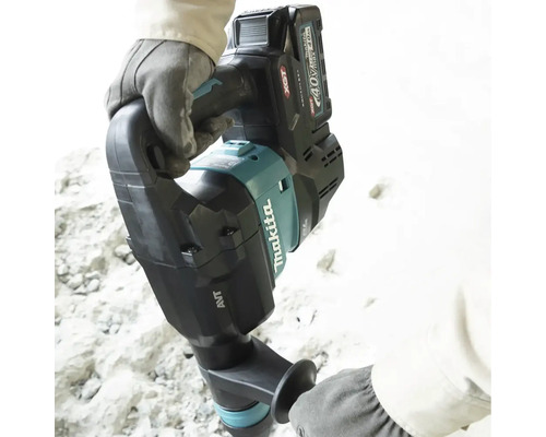 Makita Bohrhammer im Einsatz mit Akku