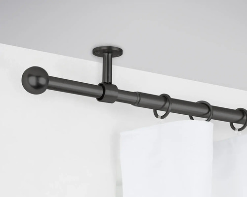 Gardinenstange mit Trägern und Gardinenringen zur Deckenmontage