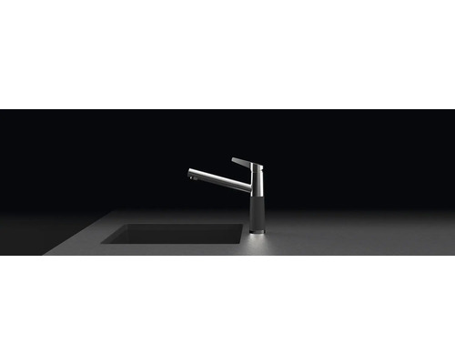 Küchenarmatur aus Metall mit Spülbecken