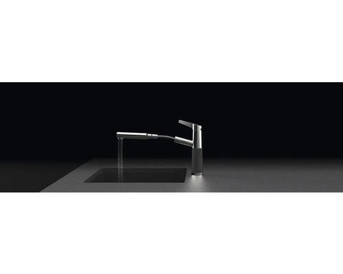 Küchenarmatur mit Ausziehbrause am Spültisch