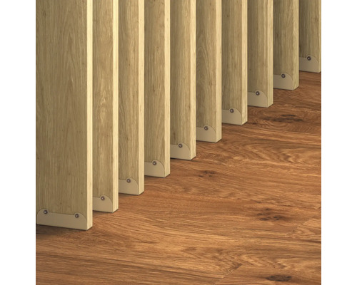 Holzvertäfelung mit Boden