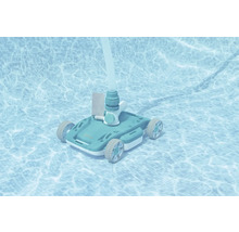 Automatische Poolreinigungsbürste mit Schlauch im Schwimmbad