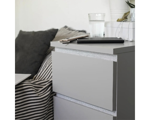 Nachttisch mit zwei Schubladen und dekorativer Oberfläche