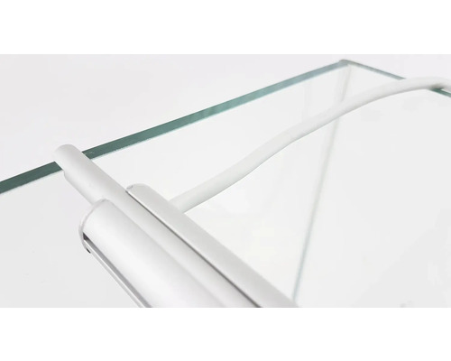 Detailaufnahme einer Glasablage mit Halterung und LED-Beleuchtung.