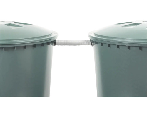 Verbindung von zwei Regentonnen mit Schlauch