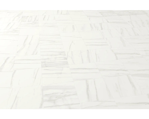 Verlegtes Bodenfliesenmuster