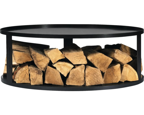 Brennholzregal aus Metall mit Holzscheiten