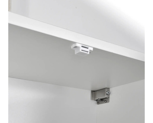 Schrankinnenausstattung mit Magnetschnäpper und Scharnier