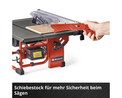 Einhell Tischkreissäge mit Schiebestock in Verwendung