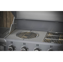 Gasgrill mit offener Haube und Grillrost