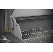 Innenansicht eines Grills mit Grillrost