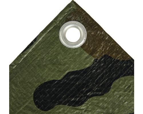 Detail einer Abdeckplane mit Öse und Tarnmuster